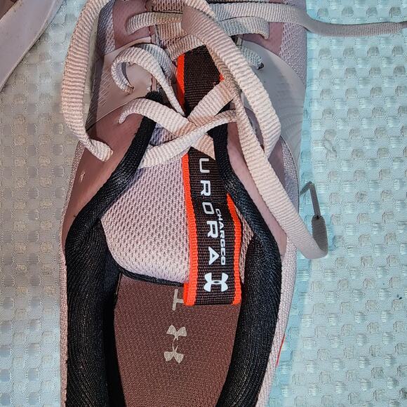 UNDER ARMOR EUC WOMENS SZ 9 CHARGED AURORA SNEAKER SHOES - Picture 4 of 8